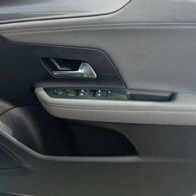 Vauxhall Mokka 50kWh Design Auto 5dr