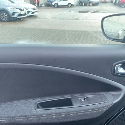 Renault ZOE R135 EV50 52kWh Iconic Boost Charge Automatic