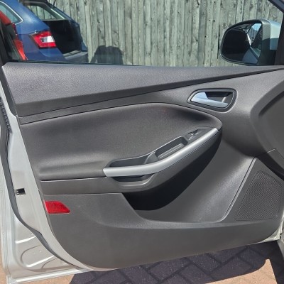 Ford Focus 1.5 TDCi Zetec 5dr
