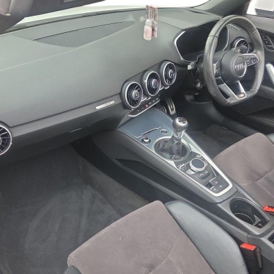 Audi TT 2.0 TDI ultra S line Roadster 2dr