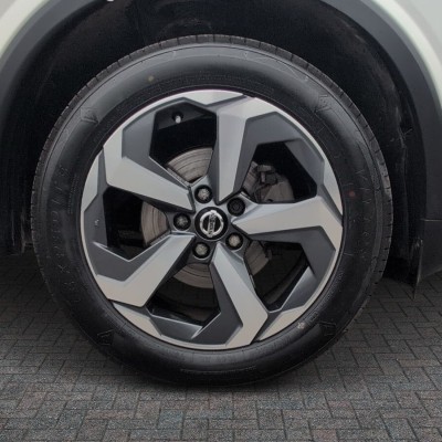 Nissan Qashqai 1.3 DIG-T MHEV N-Connecta 5dr