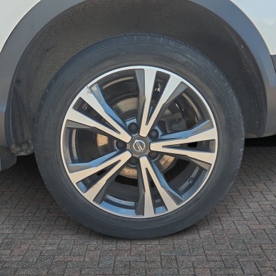 Nissan Qashqai 1.5 dCi N-Connecta Euro 6 (s/s) 5dr