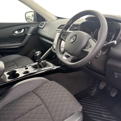 Renault Kadjar 1.3 TCe Iconic 5dr