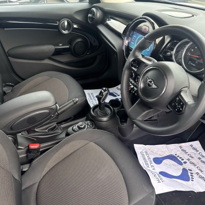 Mini Hatch 1.5 Classic Automatic