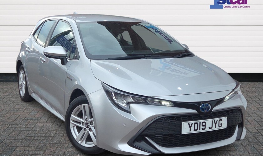 Toyota Corolla 1.8 Icon Tech Vvti Hev