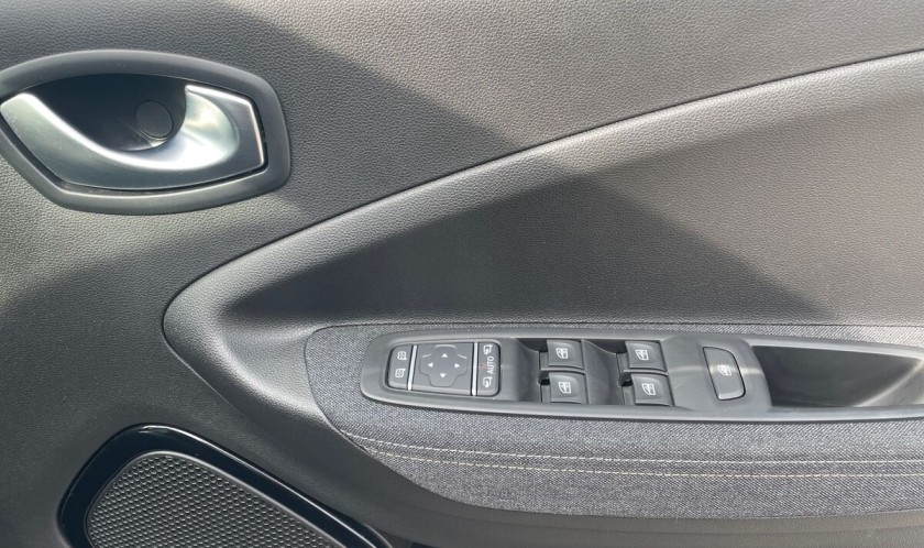 Renault Zoe R135 EV50 52kWh Iconic Auto 5dr (Boost Charge)