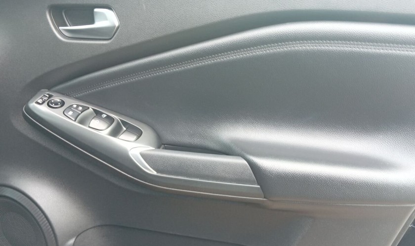 Nissan Juke 1.0 DIG-T N-Connecta DCT Auto 5dr
