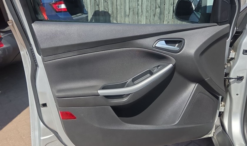 Ford Focus 1.5 TDCi Zetec 5dr