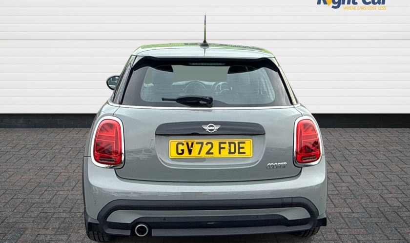 Mini Hatch 1.5 Classic Automatic