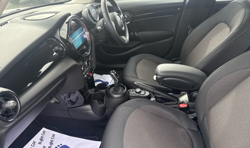 Mini Hatch 1.5 Classic Automatic