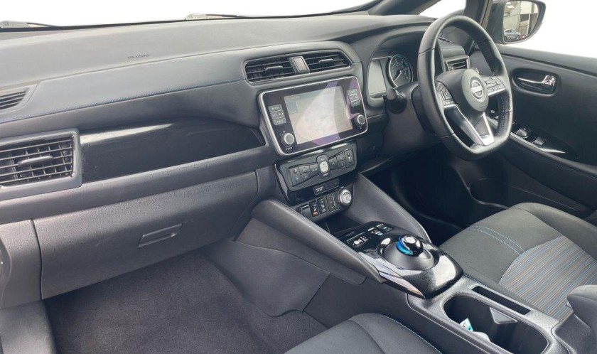 Nissan Leaf 39kWh N-Connecta Auto 5dr