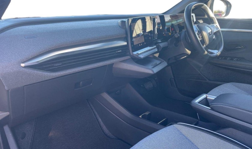 Renault Megane E-Tech 60kWh iconic Auto 5dr (optimum charge)