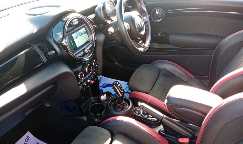 Mini Hatch 2.0 Auto 230bhp 