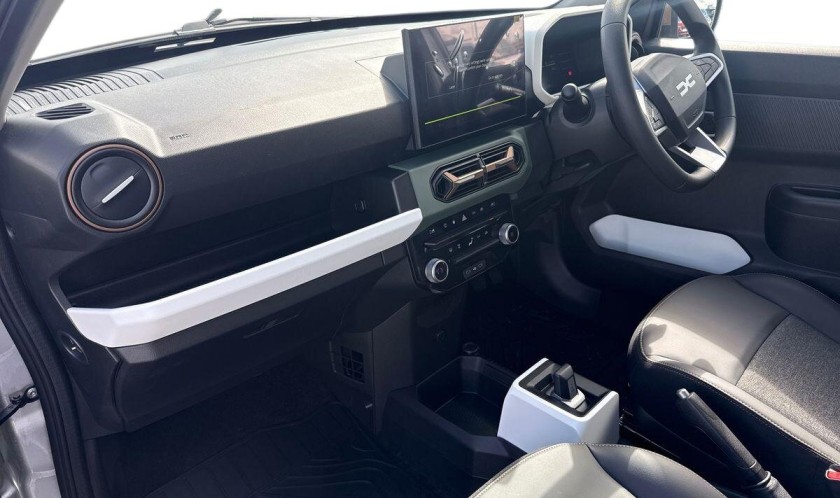 Dacia Spring 100 24.3kWh EXTREME Auto 5dr