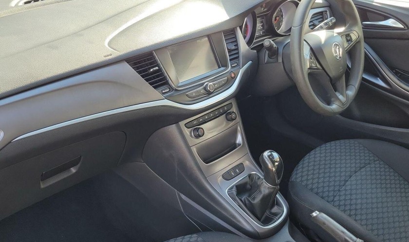 Vauxhall Astra 1.0i Turbo ecoFLEX Design 5dr
