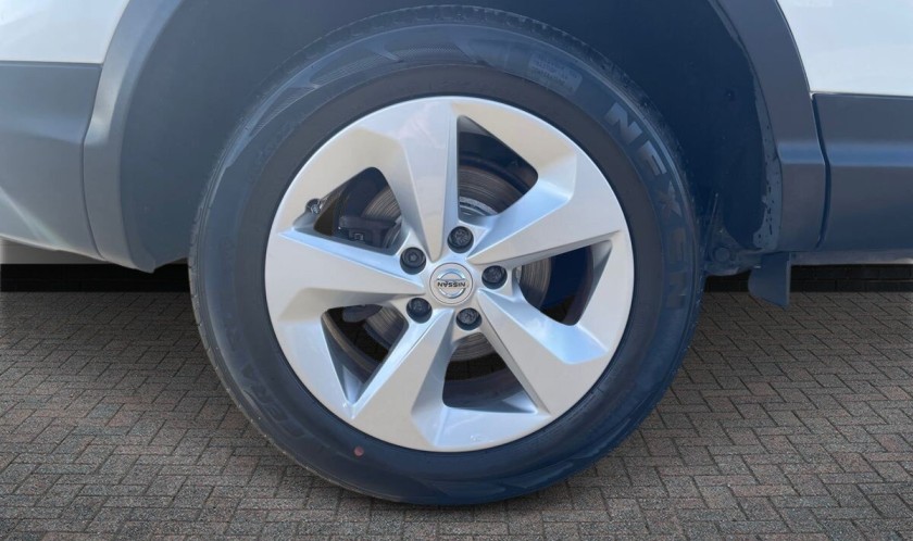 Nissan Qashqai 1.3 DIG-T Acenta Premium 5dr
