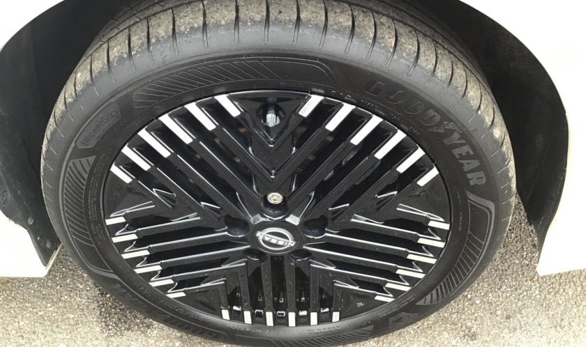 Nissan Leaf 39kWh N-Connecta Auto 5dr