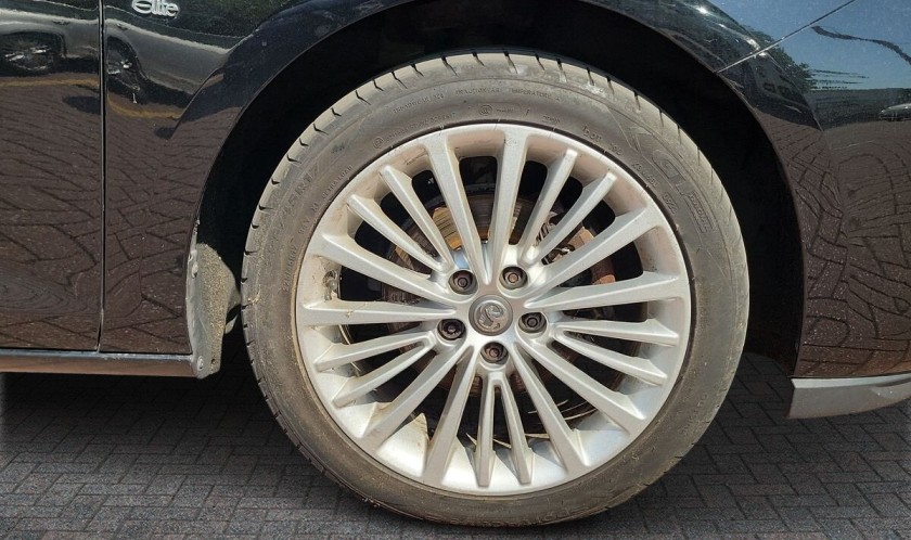 Vauxhall Astra 1.4i Turbo Elite Nav 5dr