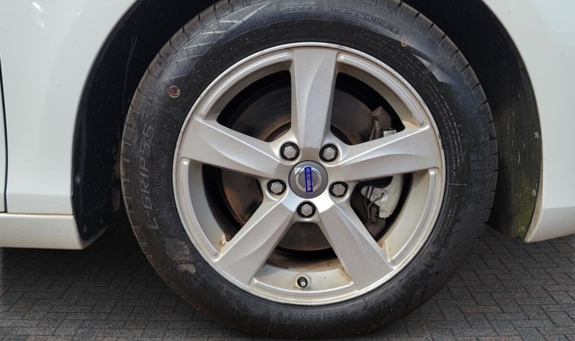 Volvo V40 1.6 T2 ES 5dr