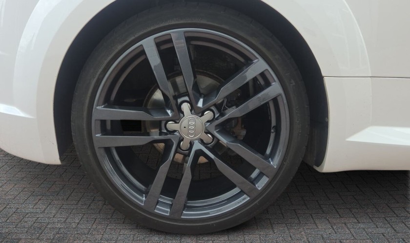 Audi TT 2.0 TDI ultra S line Roadster 2dr