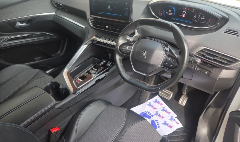 Peugeot 3008 1.5 BlueHDi Allure Premium + EAT 5dr