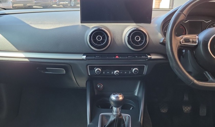 Audi A3 1.6 TDI S line Sportback 5dr (Nav)