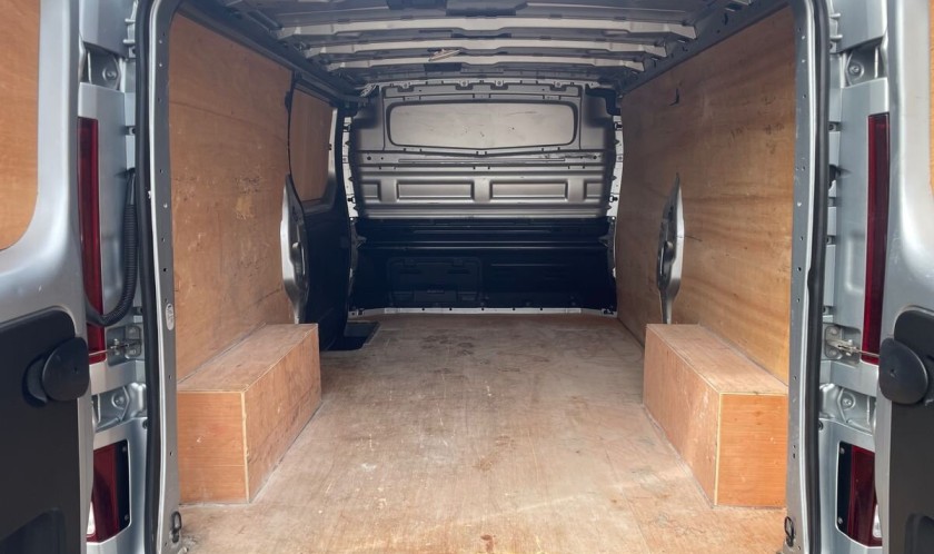 Renault Trafic LL30 2.0 dCi Extra Sport Automatic Price+Vat
