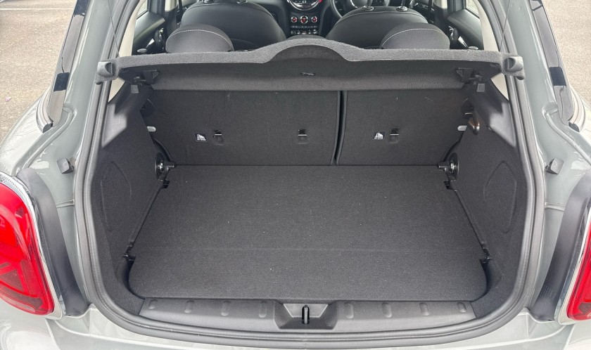 Mini Hatch 1.5 Classic Automatic